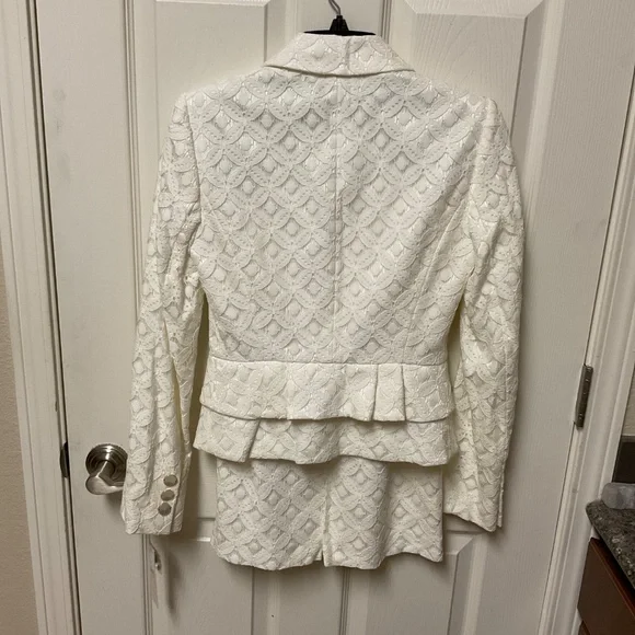 Antonio Melani Size 0 cream colored lace Suit. Skirt and Jacket NWT - Picture 2 of 10